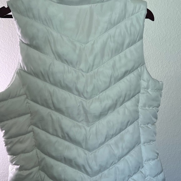 SO Heritage White Puffer Vest - Picture 2 of 3